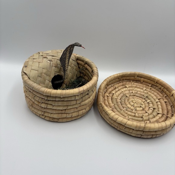 Other - Vintage Wooden Pop-Up Snake Charmer Snake In A Box Cobra